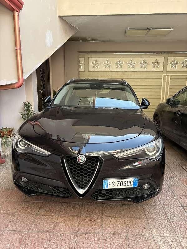 Usata Alfa Romeo Stelvio 209 CV (153 kW) 2018 SUV