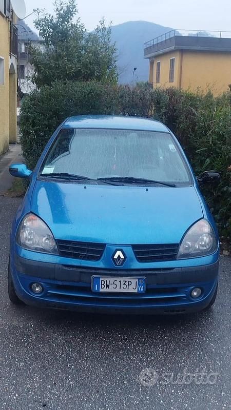 Usata 2001 Renault Clio II Dynamique Berlina | 2300 € (Buon prezzo) - Immagine 1/4