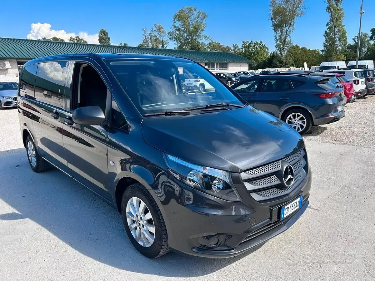 Usata Mercedes Vito 163 CV (119 kW) 2020 Grigio Furgone