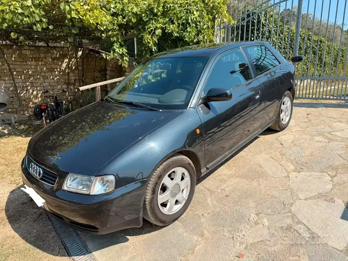 Usata Audi A3 125 CV (91 kW) 1997 Grigio Utilitaria