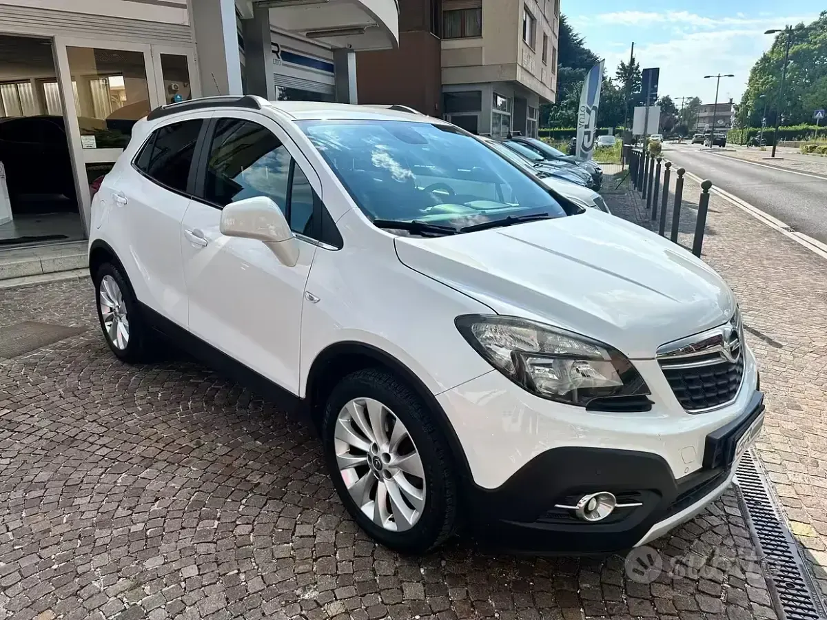 Usata Opel Mokka Cosmo 131 CV (96 kW) 2015 Bianco SUV