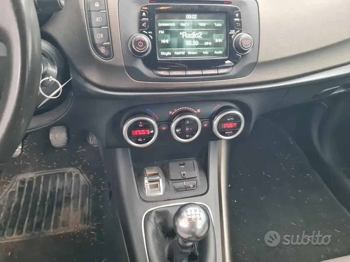 Second-hand Alfa Romeo Giulietta Distinctive 150 CP (110 kW) 2014 Roșu Hatchback