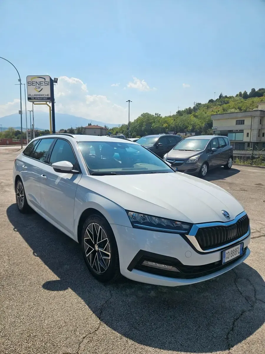 Usata Skoda Octavia Style 110 CV (80 kW) 2020 Bianco Station wagon
