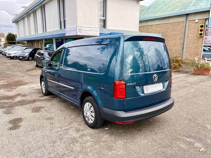 Usata VW Caddy Maxi 102 CV (75 kW) 2018 Blu Monovolume