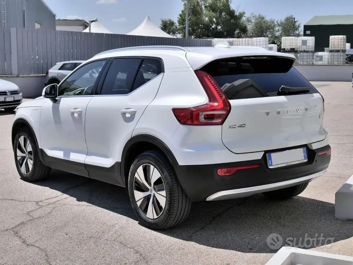 Usata Volvo XC40 Core 180 CV (132 kW) 2022 Bianco SUV