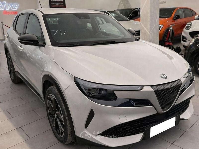 Usata Alfa Romeo Junior 61 kW (84 CV) 2025 Avorio galleria SUV