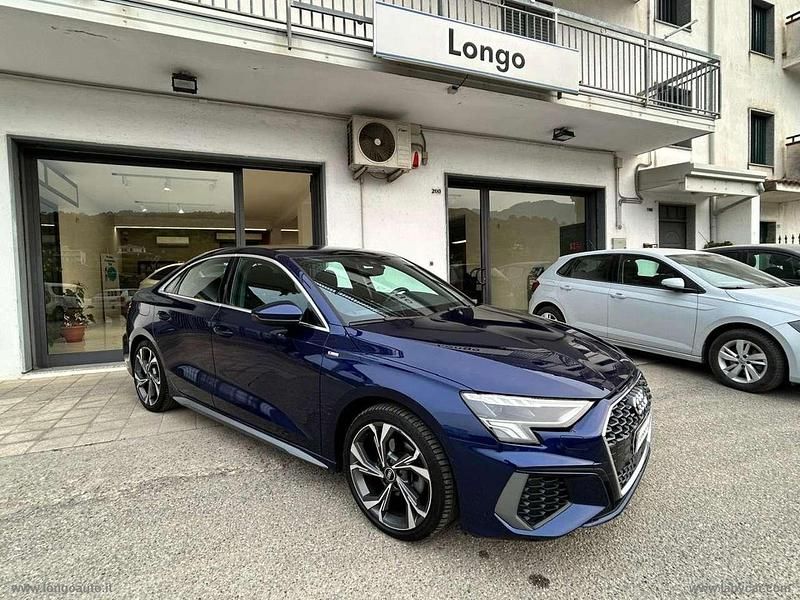 Usata Audi A3 S-Line 150 CV (110 kW) 2022 Blu navarra metallizzato Berlina