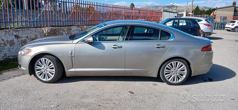 Usata Jaguar XF S 2010 Grigio Berlina