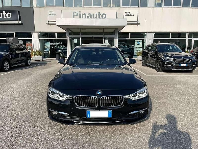 Usata BMW 320 Luxury Line 190 CV (139 kW) 2017 Nero Station wagon