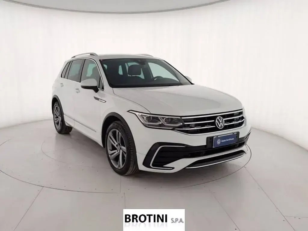 Usata VW Tiguan 150 CV (110 kW) 2023 Bianco pastello SUV