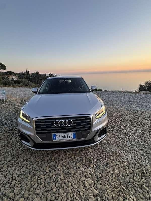 Usata Audi Q2 Business 116 CV (85 kW) 2018 Grigio SUV