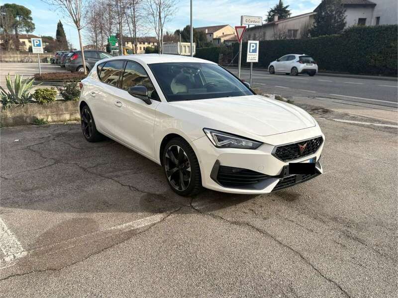 Usata 2022 Cupra Leon Tre volumi | 24.500 € (Ottimo prezzo) - Immagine 1/4