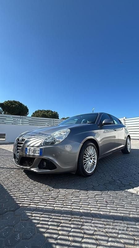 Usata Alfa Romeo Giulietta 109 CV (80 kW) 2013 Grigio Berlina
