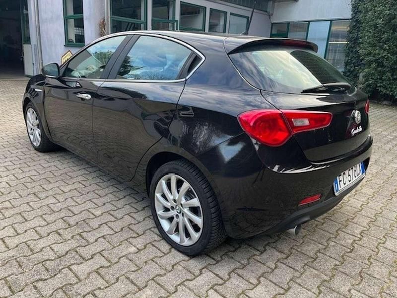 Usata Alfa Romeo Giulietta Distinctive 120 CV (88 kW) 2016 Nero Berlina