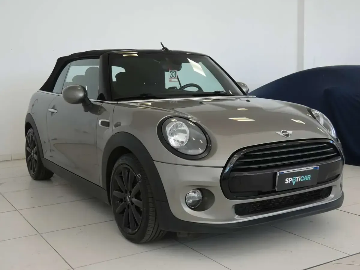 Usata Mini Cooper D Cabriolet 116 CV (85 kW) 2019 Grigio Cabrio