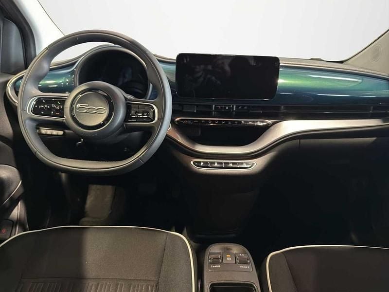 Usata Fiat 500e La Prima 69 kW (95 CV) 2023 Ocean green Utilitaria