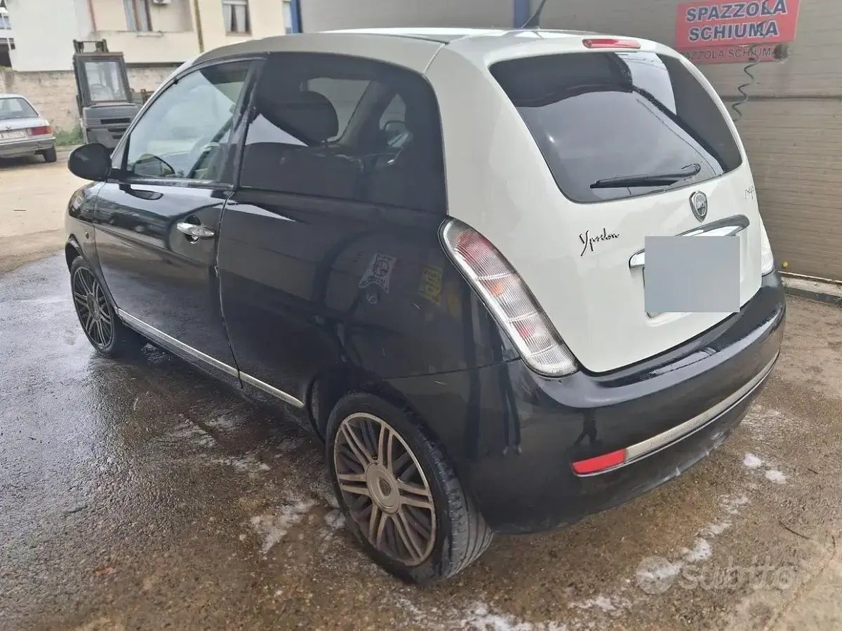 Usata Lancia Ypsilon 75 CV (55 kW) 2010 Utilitaria