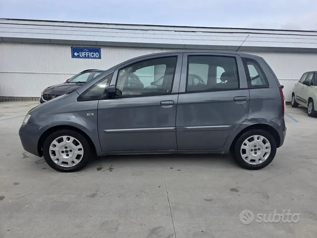Usata Fiat Idea 90 CV (66 kW) 2008 Grigio Monovolume