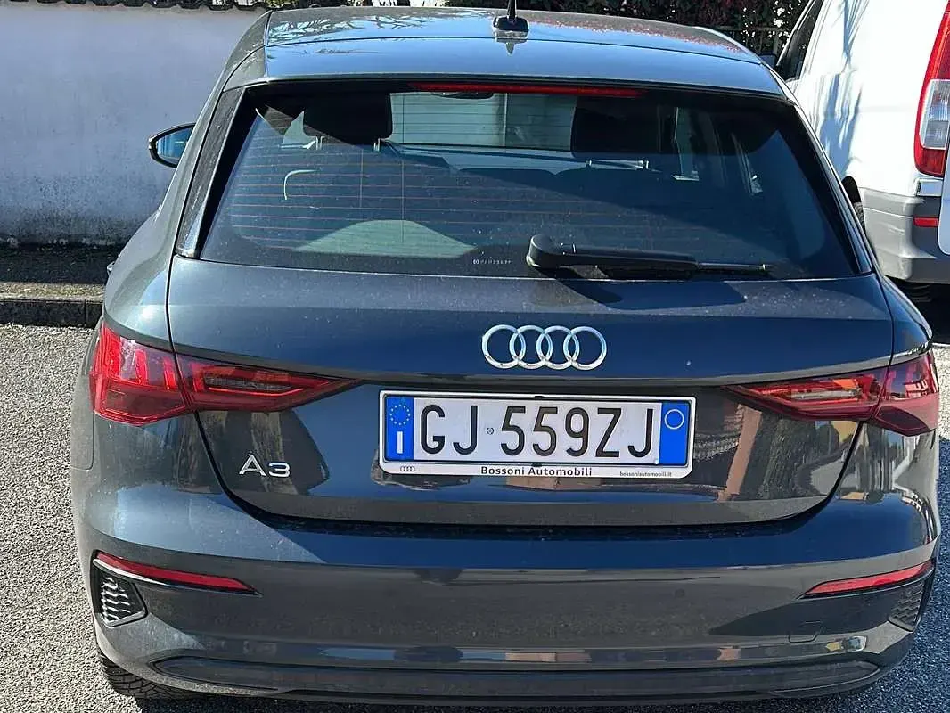 Usata Audi A3 116 CV (85 kW) 2022 Grigio Berlina