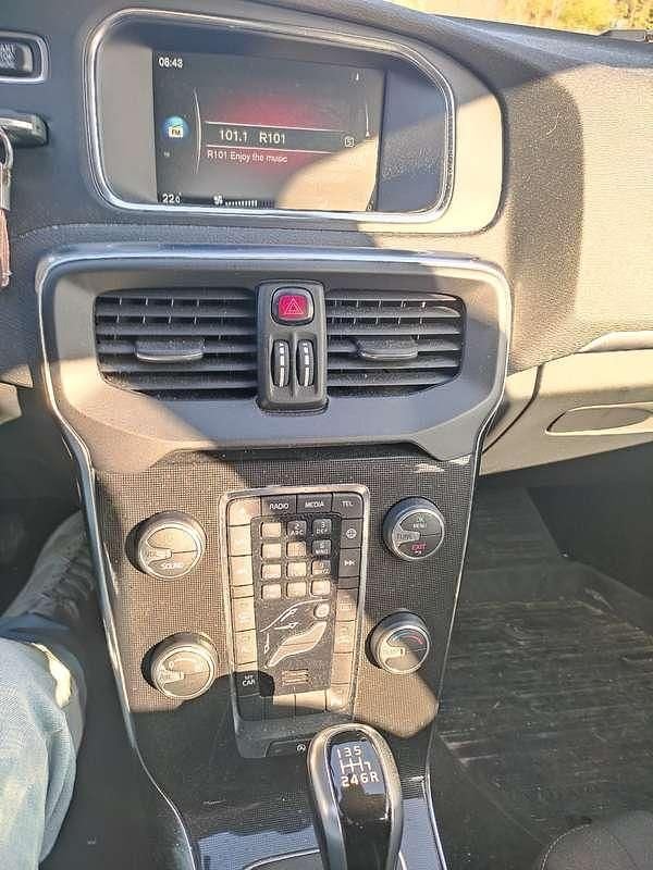 Usata Volvo V40 R-Design 120 CV (88 kW) 2017 Grigio Berlina