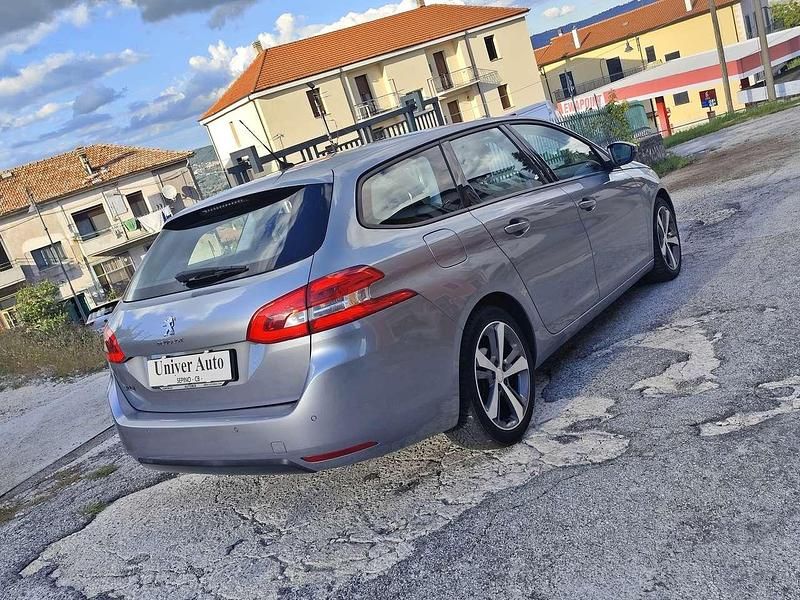 Usata Peugeot 308 Allure 131 CV (96 kW) 2018 Argento Station wagon
