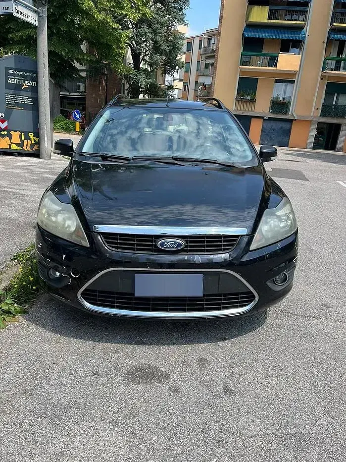 Usata Ford Focus Style 90 CV (66 kW) 2008 Nero Station wagon