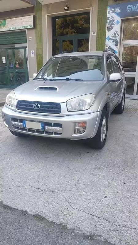 Usata Toyota RAV4 116 CV (85 kW) 2002 Grigio SUV