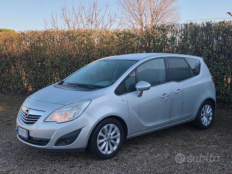 Grigio Usata 2014 Opel Meriva Cosmo Monovolume | 2990 € (Super prezzo) - Immagine 1/4