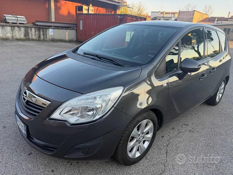 Usata Opel Meriva 120 CV (88 kW) 2012 Grigio Monovolume