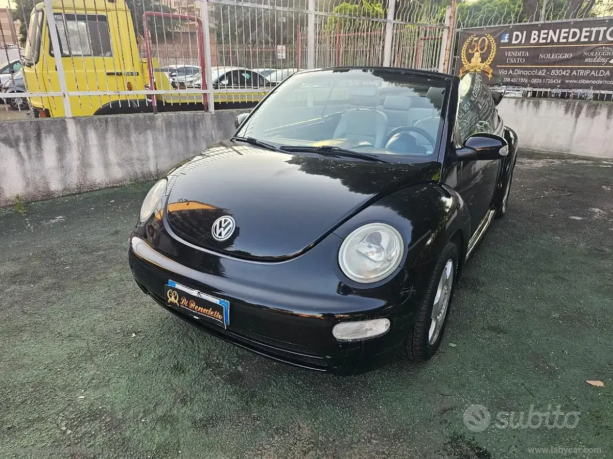 Usata VW New Beetle 102 CV (75 kW) 2004 Nero Utilitaria
