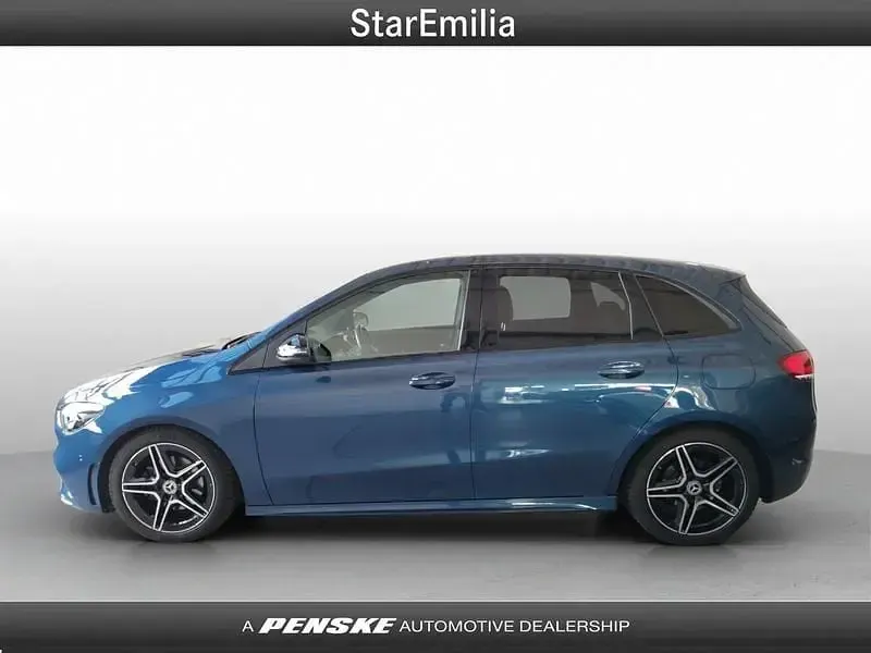 Usata Mercedes B180 Premium 116 CV (85 kW) 2022 Blu/azzurro Utilitaria