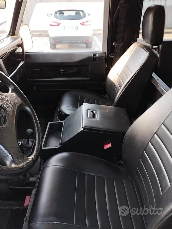 Usata Land Rover Defender 136 CV (100 kW) 1997 SUV