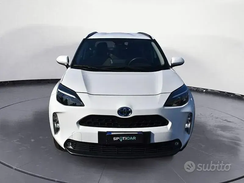 Usata Toyota Yaris Cross Active 116 CV (85 kW) 2024 Bianco SUV