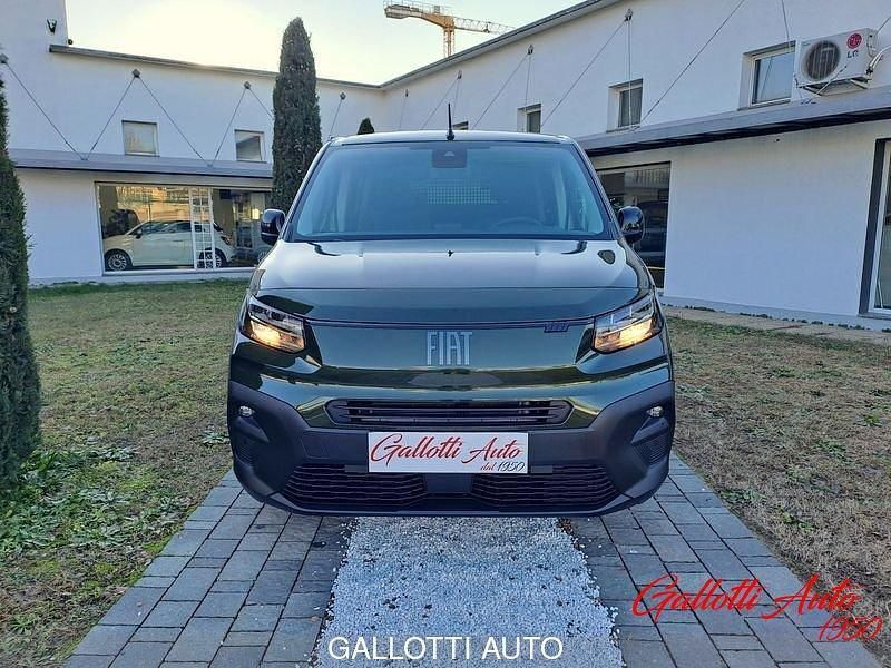 Usata Fiat Doblò 130 CV (95 kW) 2024 Verde Monovolume