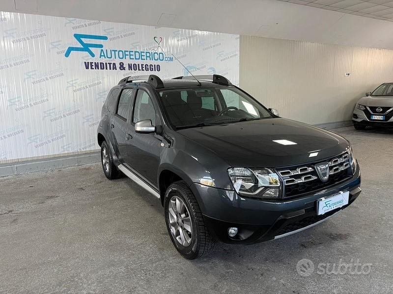 Usata Dacia Duster Lauréate 105 CV (77 kW) 2014 Grigio SUV