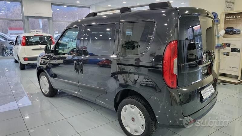 Usata Fiat Doblò 95 CV (69 kW) 2015 Nero Monovolume
