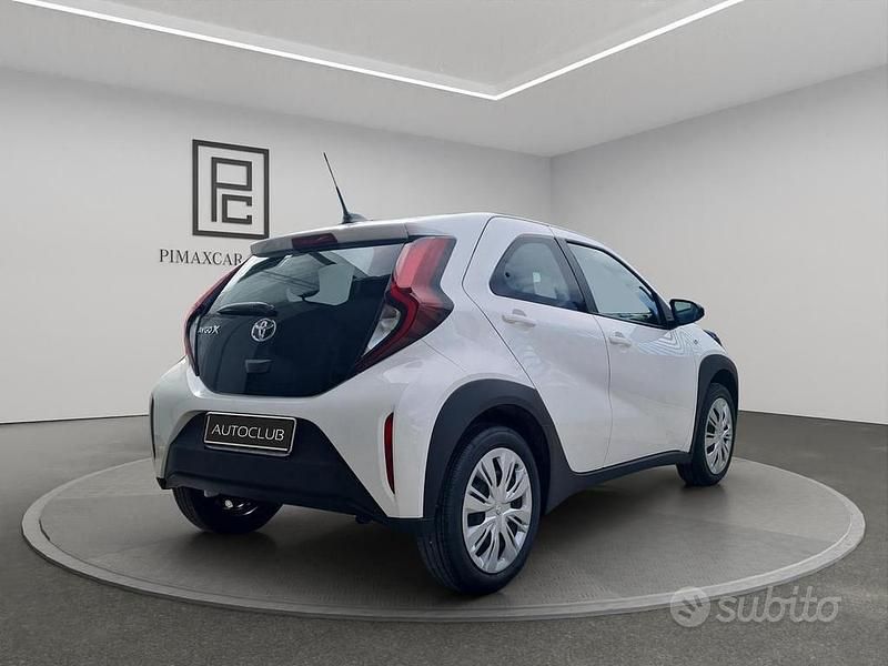 Nuova Toyota Aygo X Active 72 CV (52 kW) 2025 Bianco SUV