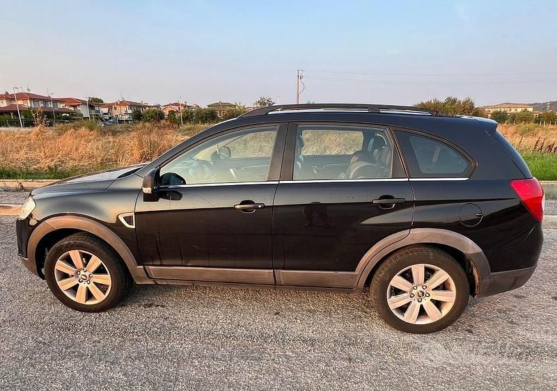 Usata Chevrolet Captiva 150 CV (110 kW) 2009 Blu/azzurro SUV