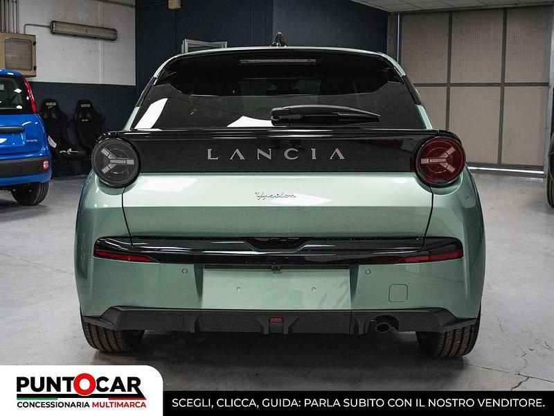 Nuova Lancia Ypsilon 101 CV (74 kW) 2025 Verde Utilitaria
