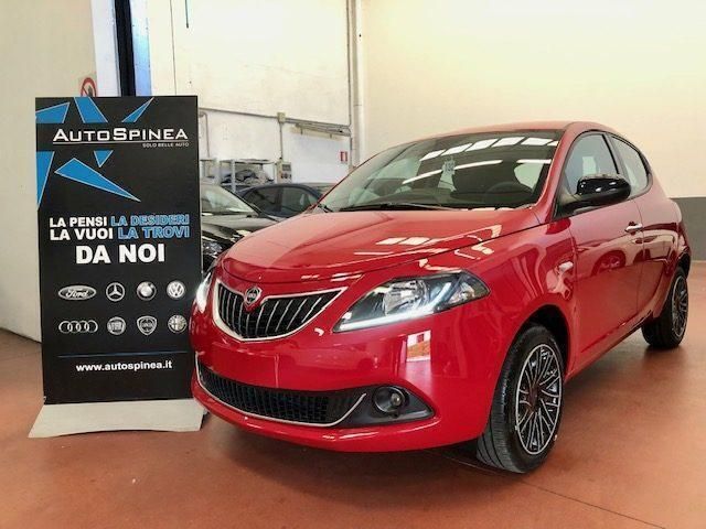 Usata Lancia Ypsilon Gold 69 CV (50 kW) 2023 Rosso Utilitaria