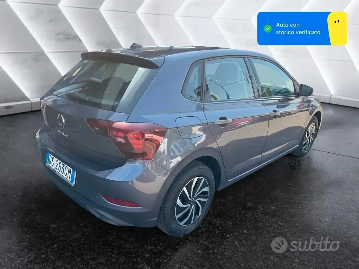 Usata VW Polo Life 95 CV (69 kW) 2023 Grigio Utilitaria