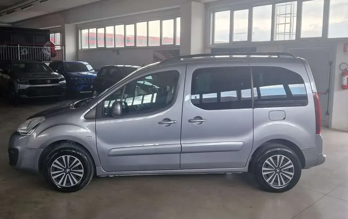 Usata Peugeot Partner Active 99 CV (72 kW) 2016 Grigio Monovolume