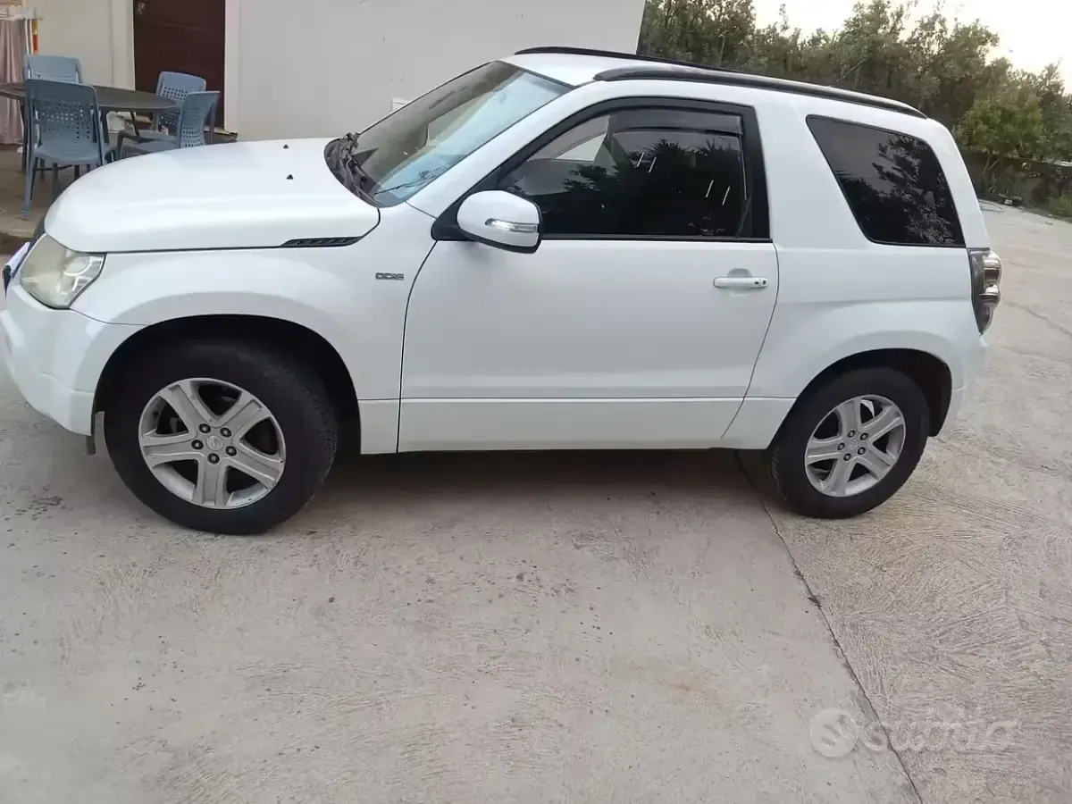 Usata Suzuki Vitara 109 CV (80 kW) 2011 Bianco SUV