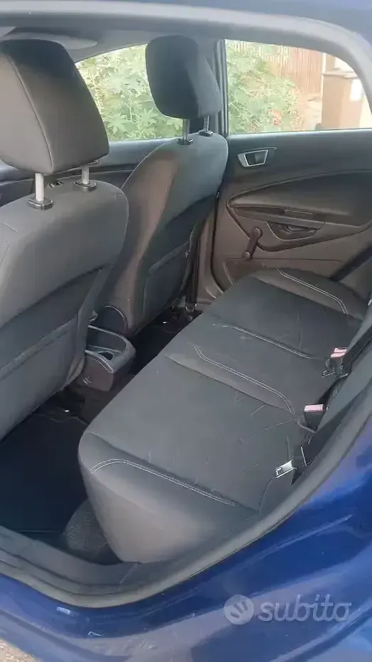 Usata Ford Fiesta 75 CV (55 kW) 2015 Bluazzurro Utilitaria