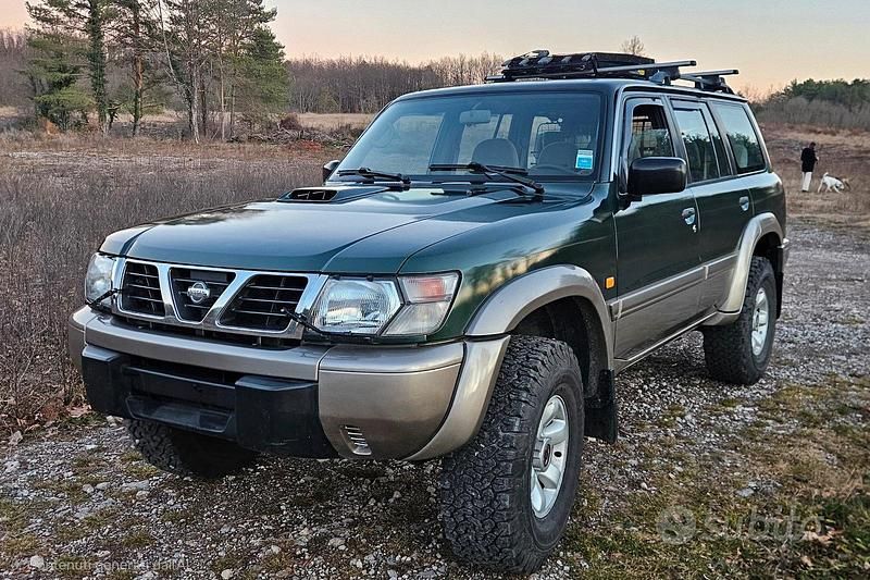 Verde Usata 1999 Nissan Patrol SUV | 14.500 € - Immagine 1/4
