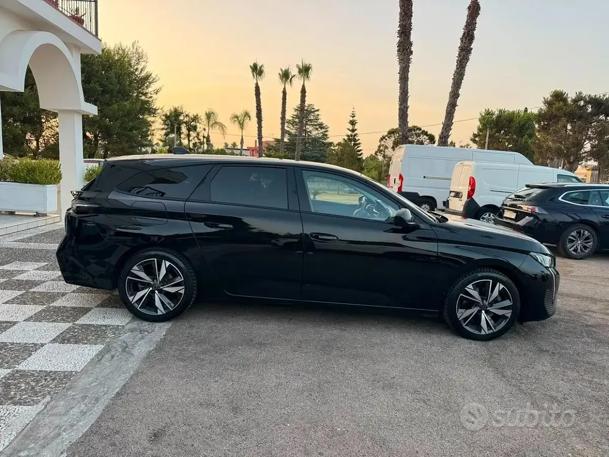 Usata Peugeot 308 Allure 131 CV (96 kW) 2022 Nero Station wagon