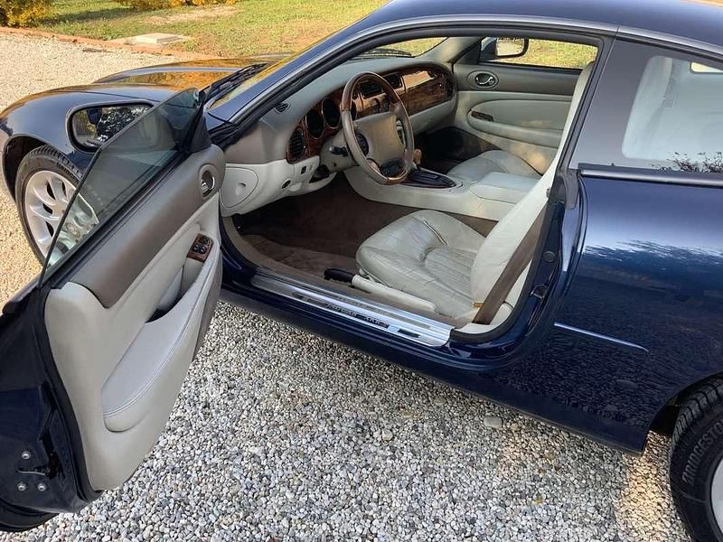 Usata Jaguar XKR 363 CV (266 kW) 1999 Coupé