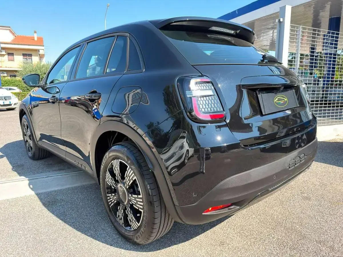 Usata Fiat 600 Pop 145 CV (106 kW) 2025 Nero perlato SUV