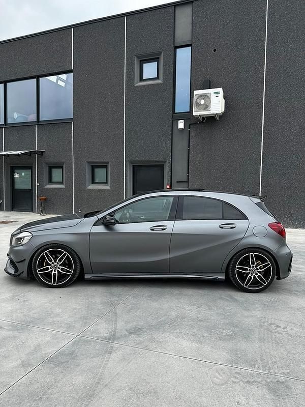 Usata Mercedes A200 Premium 136 CV (100 kW) 2017 Grigio Berlina