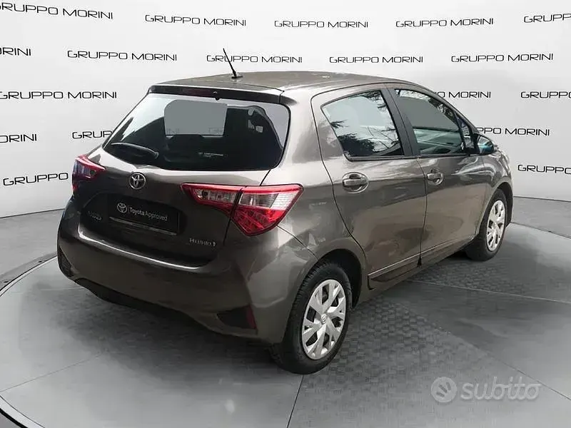 Usata Toyota Yaris Hybrid Active 101 CV (74 kW) 2017 Other Berlina